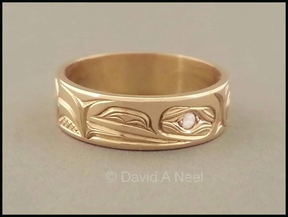 Raven Ring, Gold & Diamond Eye