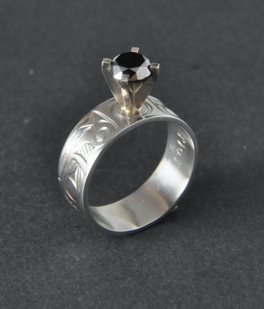 Bear Ring Platinum / Black Diamond